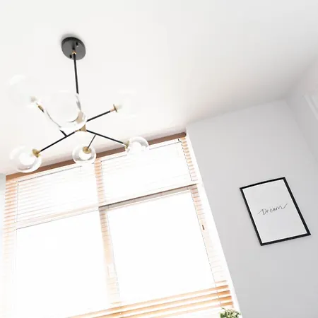 Butas Cozy And Light Near Center