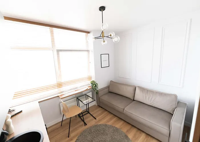 דירה Cozy And Light Near Center *