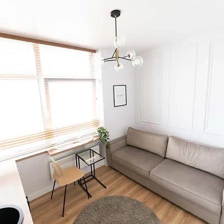 公寓 Cozy And Light Near Center *